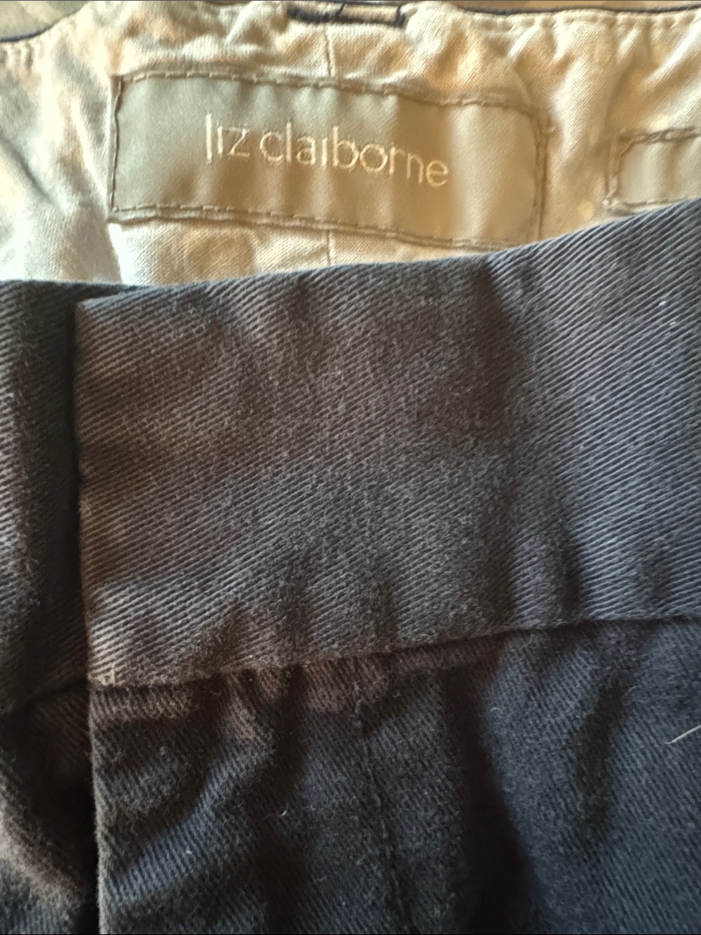 Liz Claiborne women’s navy blue shorts